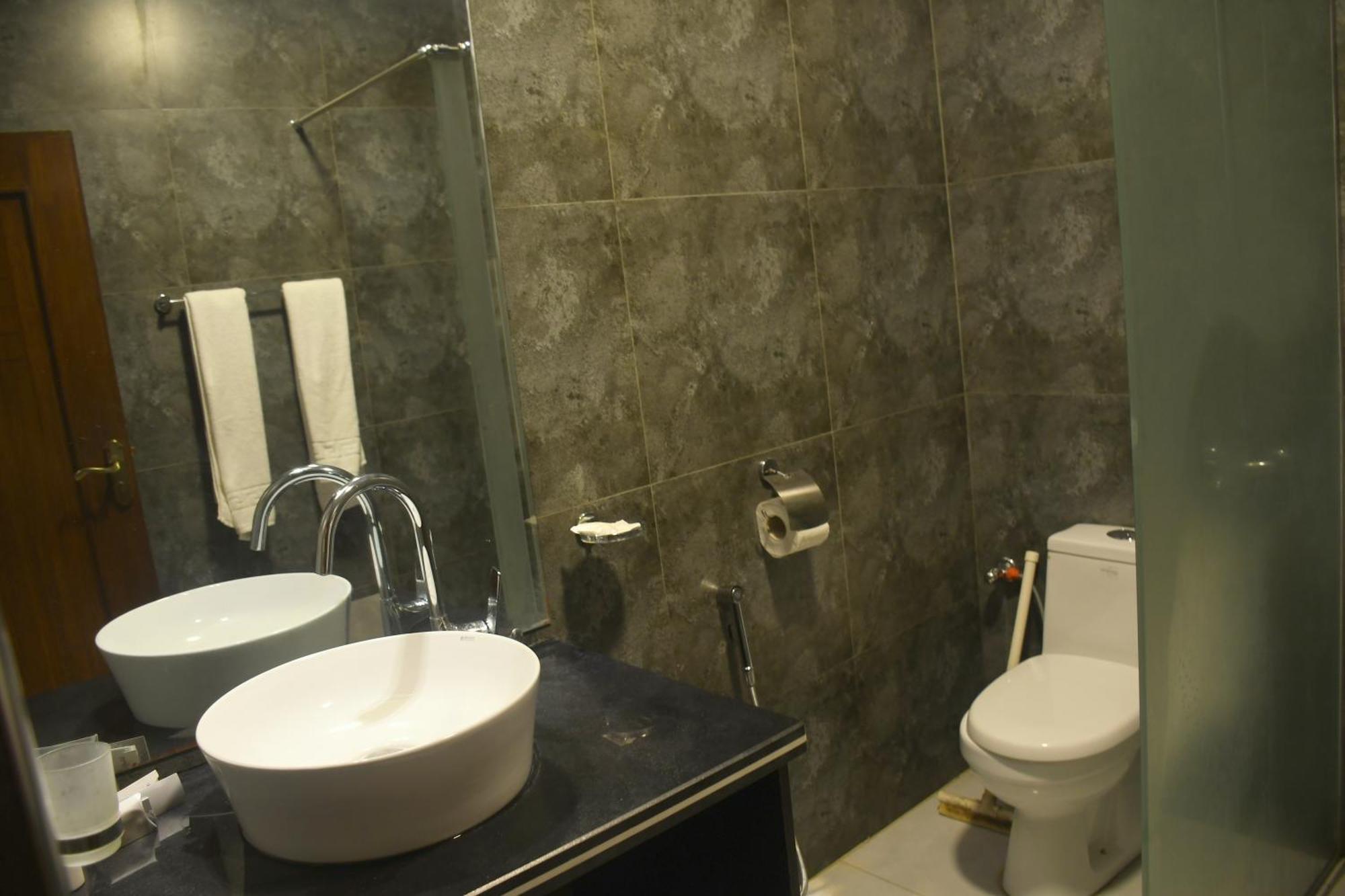Royalton Hotel Rawalpindi Extérieur photo