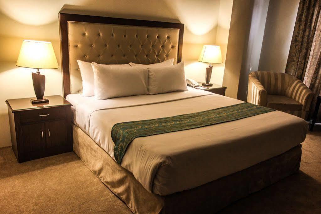 Royalton Hotel Rawalpindi Extérieur photo