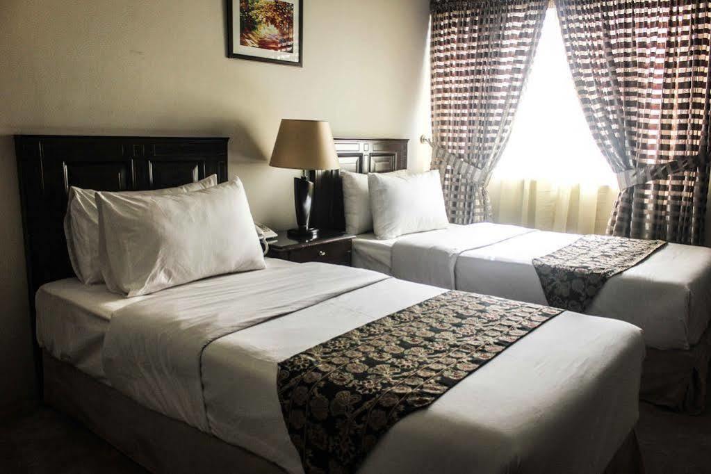 Royalton Hotel Rawalpindi Extérieur photo