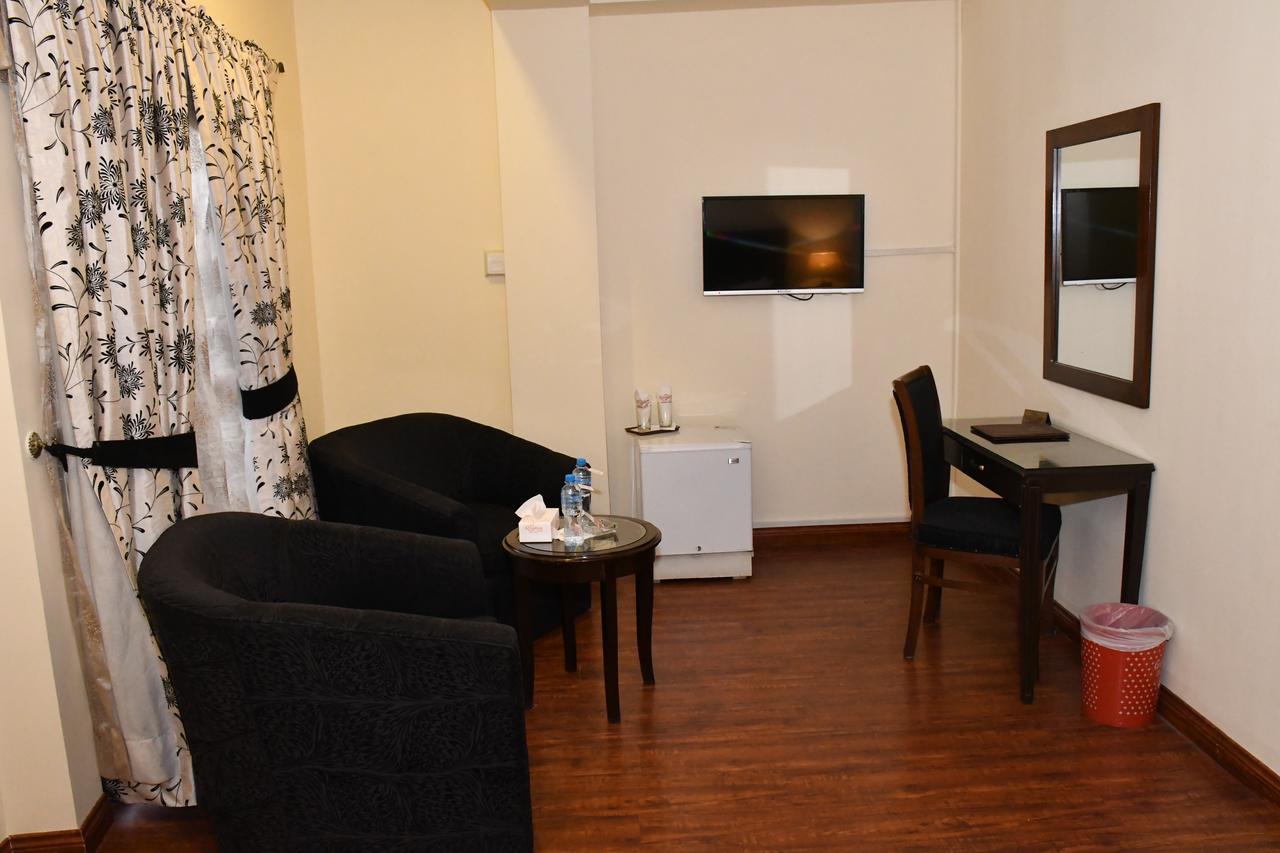 Royalton Hotel Rawalpindi Extérieur photo
