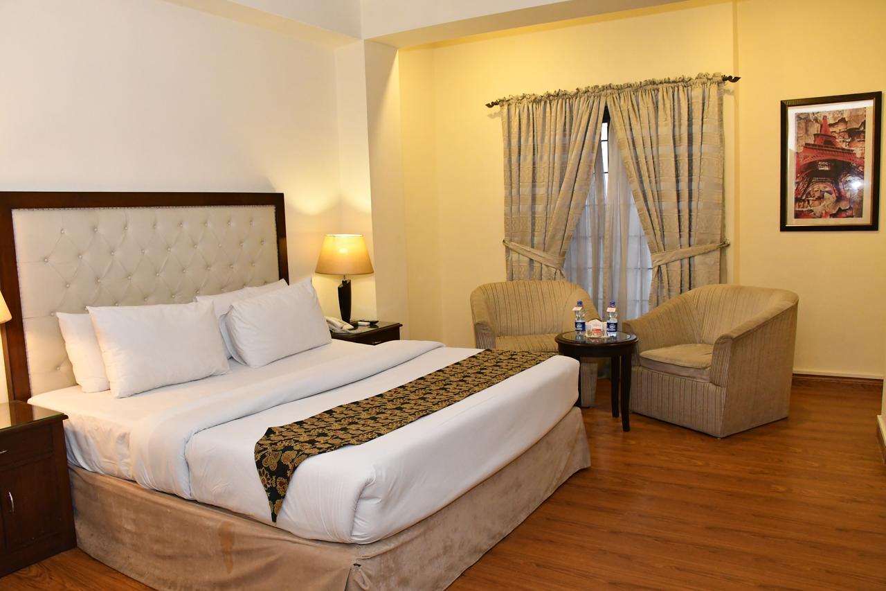 Royalton Hotel Rawalpindi Extérieur photo