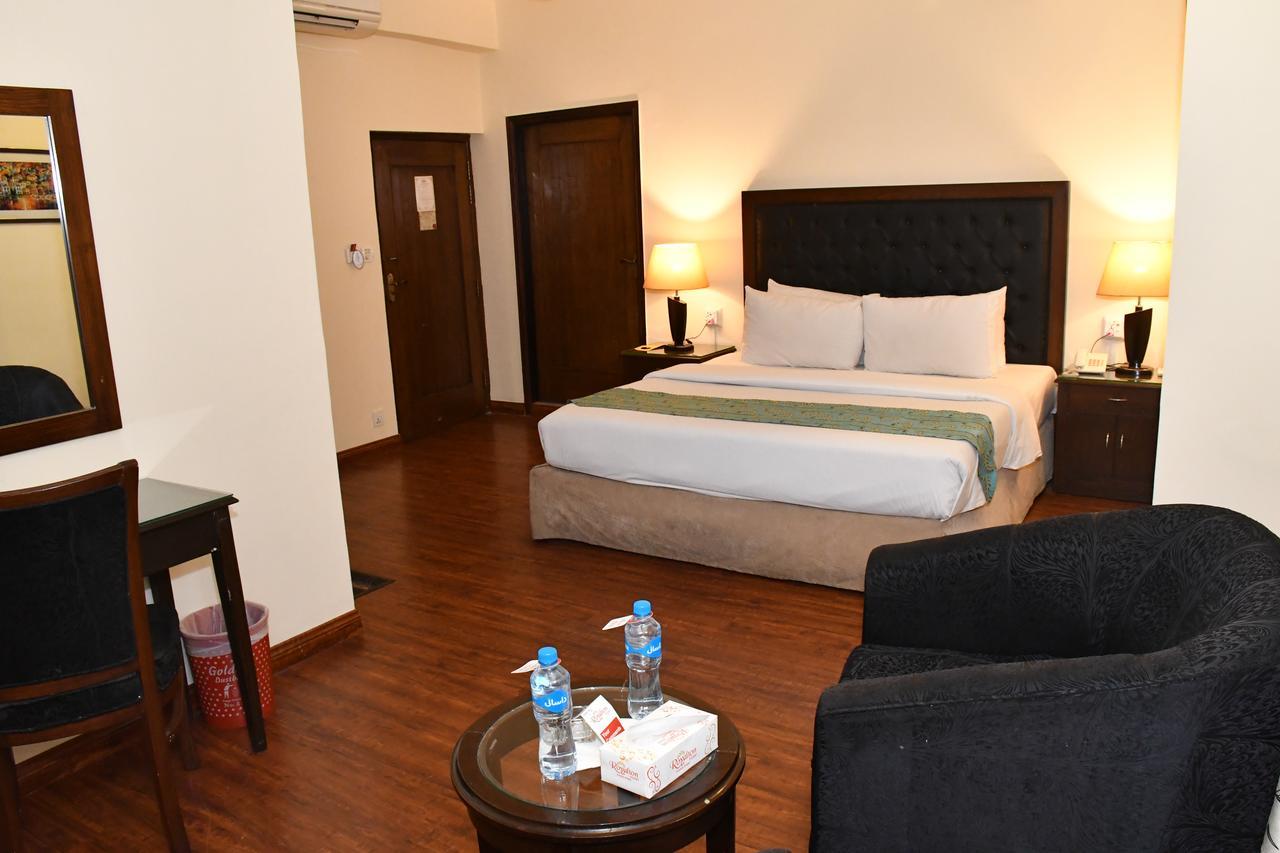 Royalton Hotel Rawalpindi Extérieur photo