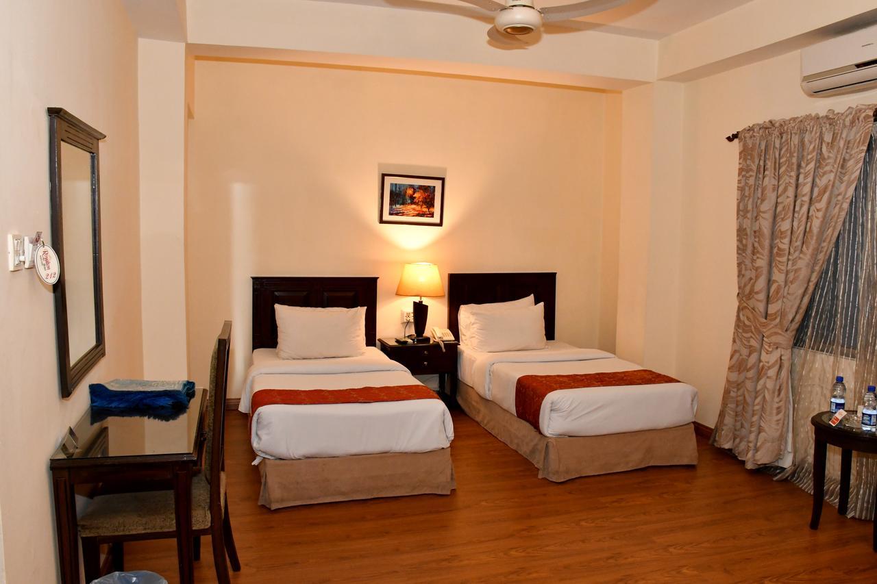 Royalton Hotel Rawalpindi Extérieur photo