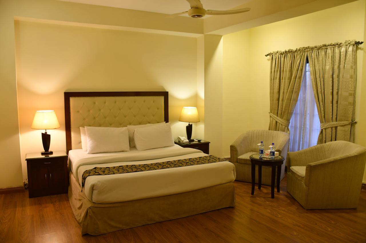 Royalton Hotel Rawalpindi Extérieur photo